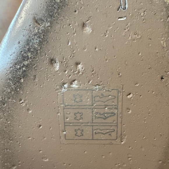 Elie Tahari Cream Leather Wedges - Picture 9 of 11